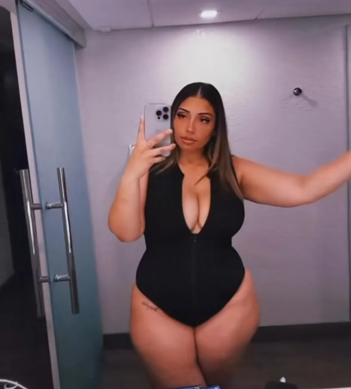 Thick Curvy BBW Baddie @Blessedd.dess camshow