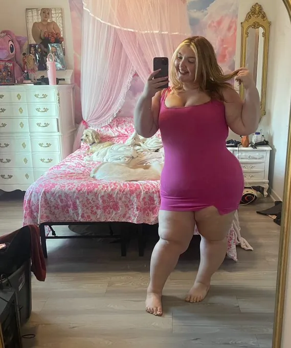 Miss Pink Plush camshow