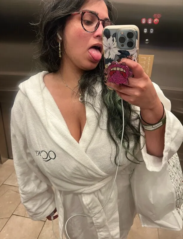 NotInTheFace camshow