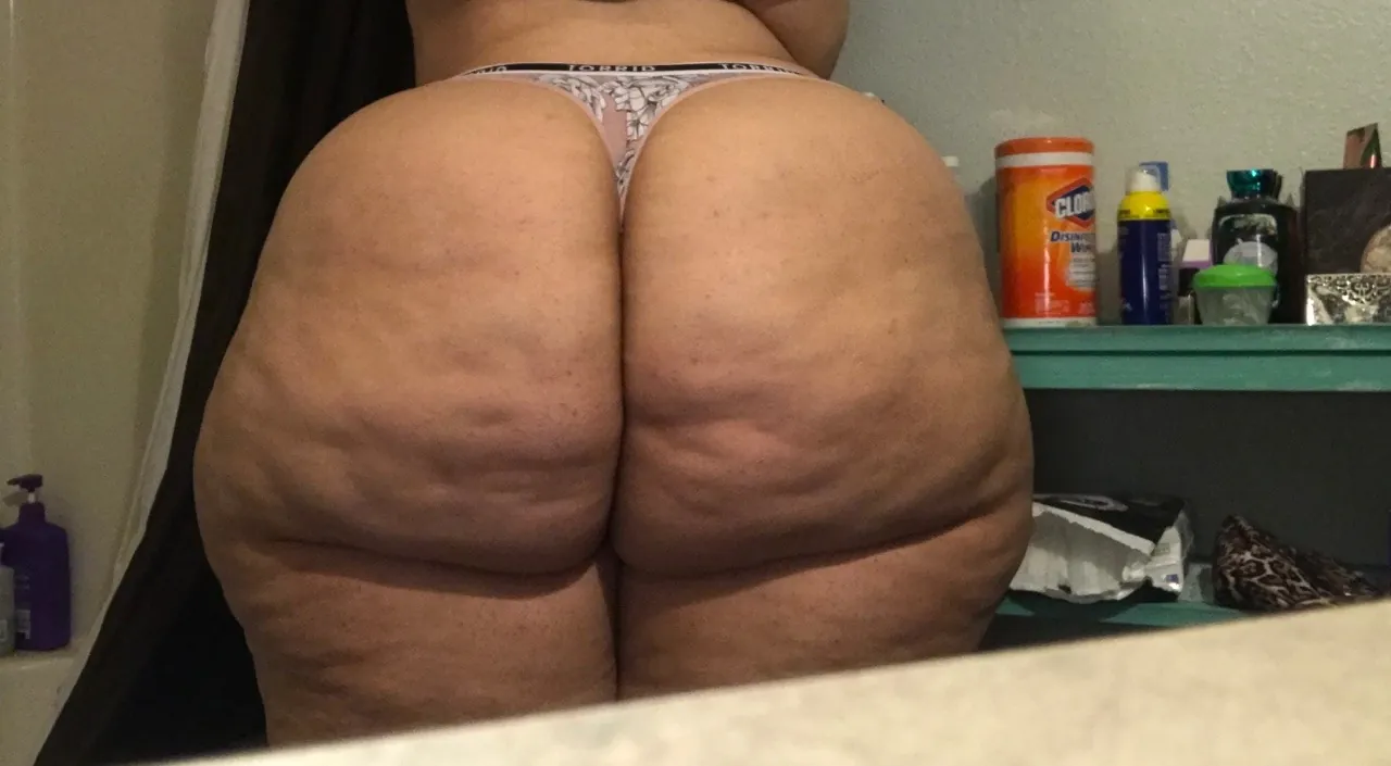 Thicckhloe camshow